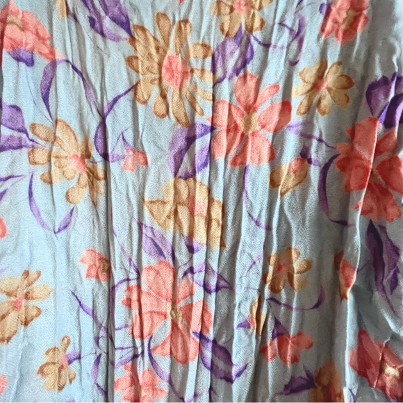 100% WOOL SPRING WEIGHT FLORAL SCARF - Picture 7 of 12